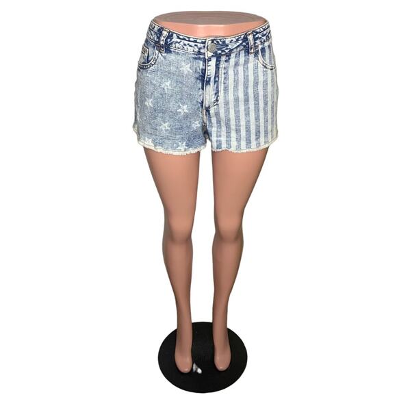 Mossimo Shorts Flag Print 5 working Pockets Belt Loops Size 13 - Picture 1 of 16